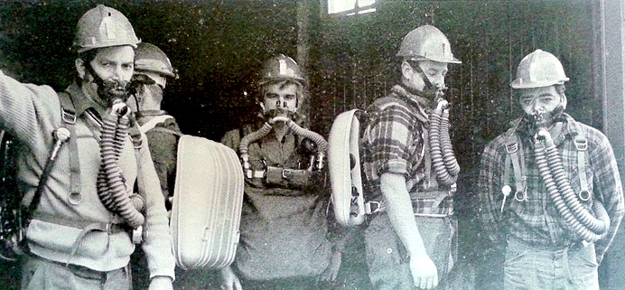 Miners showing the old and new Drager Rescue Set, 1973. | West Coast ...