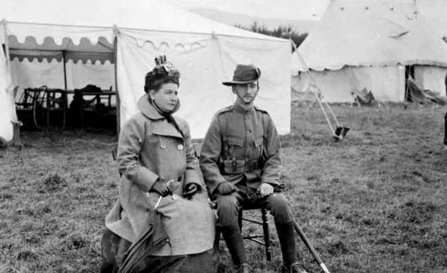Louisa Seddon visited her son Richard in South Africa when he served in the Boer War.

Courtesy of Alexander Turnbull Library