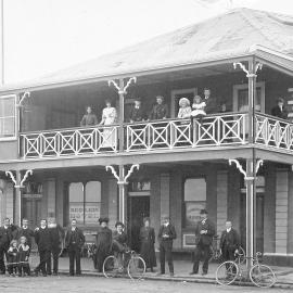 Evans Red Lion Hotel, Gibsons Quay, Hokitika.