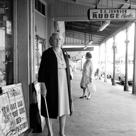 Beatrice Merrett and her 2nd eldest daughter, Elva Cook - Palmerston Street, Westport. ca.1960`s.