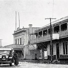 First cars from Nelson to arrive in the stricken town of Murchison 1929.