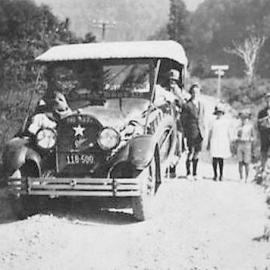 Newmans service car enroute to Westport 1927