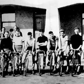 Cyclists outside Australasia hotel Greymouth, 1948