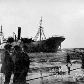 SS Kauri ashore Westport, 1914