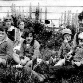 Richard Garraway with his children at Ahaura,1932., and the whole family in photo 2..