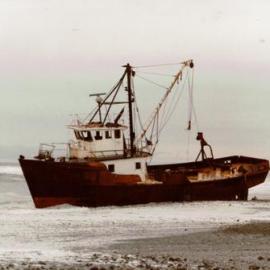 Sealord II wrecked on the Cobden Beach mid 1980s *PHOTO ALBUM*