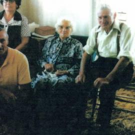 Alice Ada Goulding -nee Hibbs- and four of her children *PHOTO ALBUM*