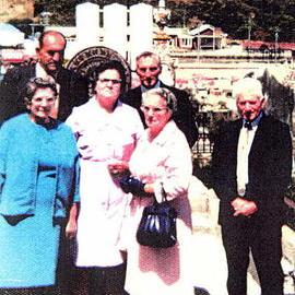 The children of Alice Ada Goulding -nee Butcher- at her burial 
