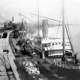 Line up at Greymouth,-S.S. Opouri, S.S. Ngatoro, S.S. Ngakuta, S.S. Mapourika