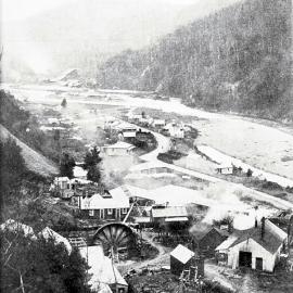 The "Keep it Dark" Battery buildings in Crushington. 1910..