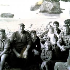 Norm Griffiths and McTaggart and Menzies families at Woodpecker Bay.