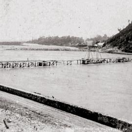 Building the Cobden Bridge, late 1880's.
