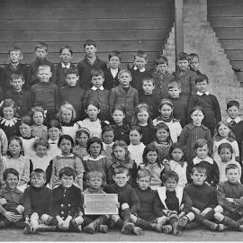Std 1 and 2 Runanga School 1915.