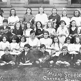 Runanga Convent School Music Students 11 May 1921.