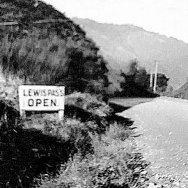 Road out of Reefton. ca.1950's.