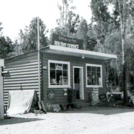 Lake Paringa, post office & store, 1957.