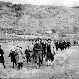 Grey Main School Reunion photos.    - 3 PHOTOS-