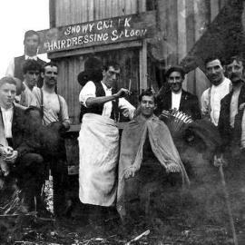 Hairdresser at Snowy Creek battery, Waiuta, 1911