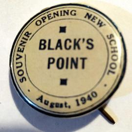 Badge of the opening of Blacks Point new School, August 1940.