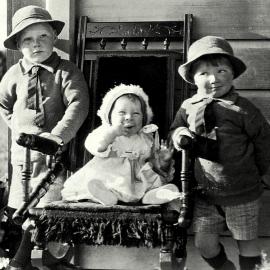 Tuck Family, Nelson Creek - Ernest Tuck, with siblings Joy, and Lew. 1918.