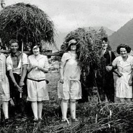The Shannon-Douglas Farm at Kowhitirangi.1930`s