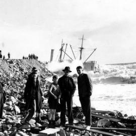 Wreck of the Abel Tasman, Greymouth, 1936 *PHOTO ALBUM*