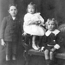  Douglas, Elva, and Reginald Askew, Globe Hill.ca.1914.