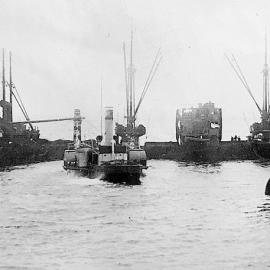 Kaponga stranding on Grey River bar .1932.