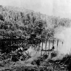 Roa mine bins fire  *ALAN WISDOM COLLECTION* 
