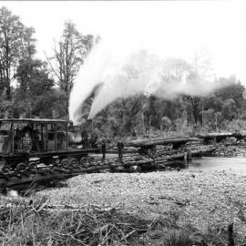 Jacks Mill, Kotuku,16 Wheeler Johnston loco crossing Deep Creek.18-8-1927 - ALBUM -