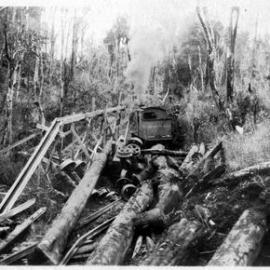 ALBUM - Derailment , Jacks Mill, Kotuku.1930.  