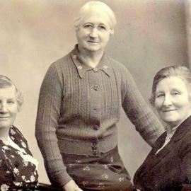 Ellen Dayle (Nolan), Nell (unknown), Mary Heveldt (Nolan).