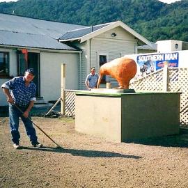Peter Casserly at the Dobson pub. 2007.