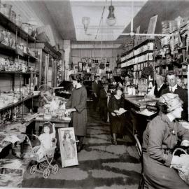 1925. Kilgour's. Mawhera Quay.