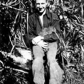 Fred Ellis with his Kiwi friend - a regular visitor to the Camp`s mess.1938.  - ALBUM -