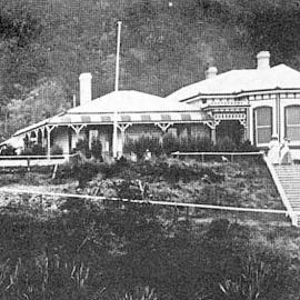 Jessie Steer's House North Beach - Lakeside Villa, destroyed by fire in 1947 after a close shave in 1909. Lake Ryan,Cobden.