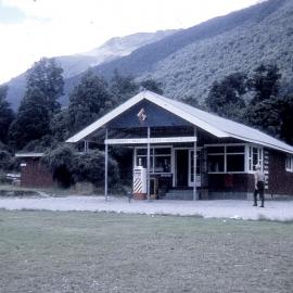 Haast Tourist service centre .