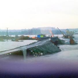 Building new Hokitika bridge.  ca.late1980`s. *PHOTO ALBUM*