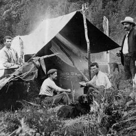  'Dad and the gang - Taramakau river near Kumara." 1904. - ALBUM -