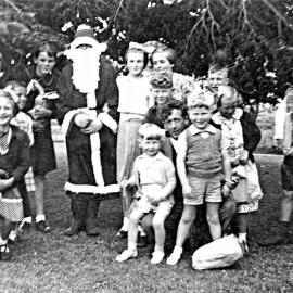 Xmas 1953 at Jack's Mill School, Kotuku.