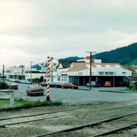 Tarapuhi Street crossing.1986.