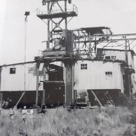 Blackberrying at Moonlight dredge, 1970