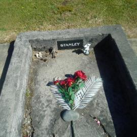 Stanley Graham grave