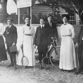 George James Glassford outside the Tiro Moana Tearooms.1909.