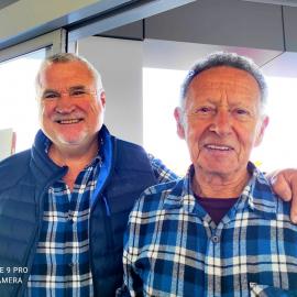 Bill Andlois Hayward ( R ) - professional hunting guide, Franz Josef.1991.