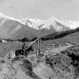 The Snow Gate, Trelissick Station, West Coast Road.ca.1880`s.