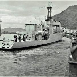 RNZN frigate leaving Greymouth 
