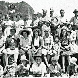 A group of Kotuku people on a day out at Punakaiki, about 1948