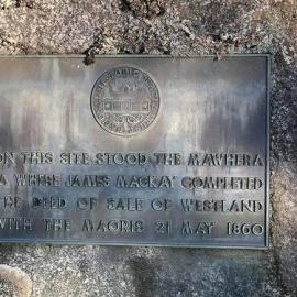  The plaque commemorates the signing of the deed of purchase of Greymouth.  - ALBUM - 