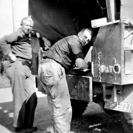 Percy Walton of Taylorvillle with Dutch cobber 